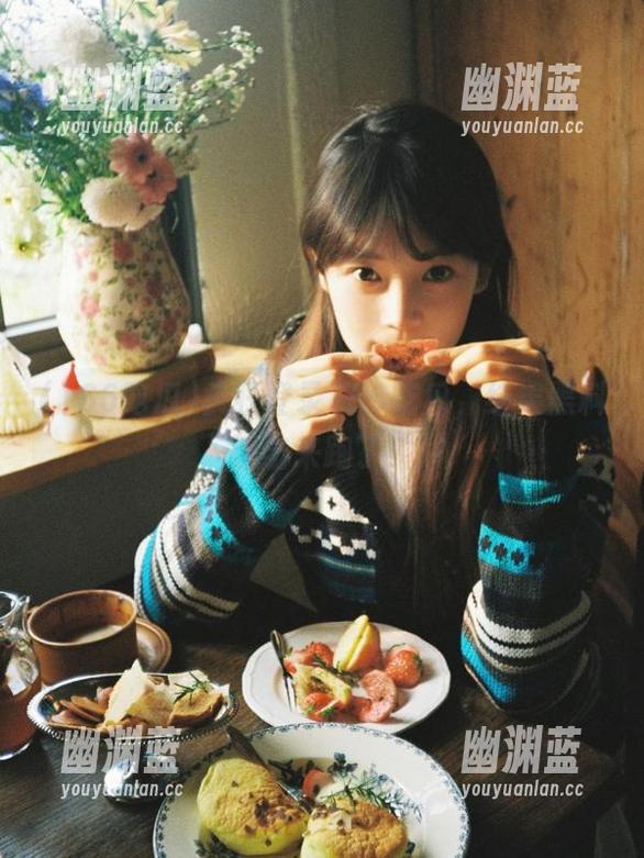 疯狂登录166吃瓜，结果黑料溜出来跑了！