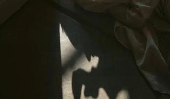 疯狂刷“www.17”app，头脑里满是奇妙的瓜…