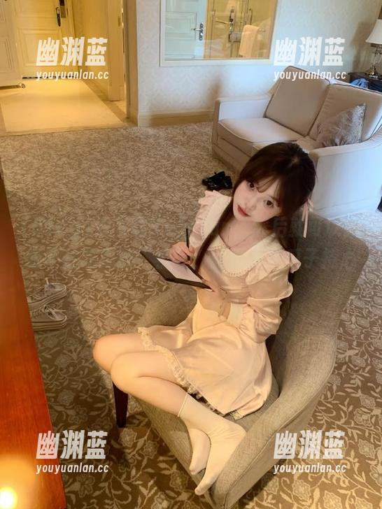 先下载51cgfun，然后就可以按耐不住吃瓜的“瘾”，就像小猫爪子挠心。