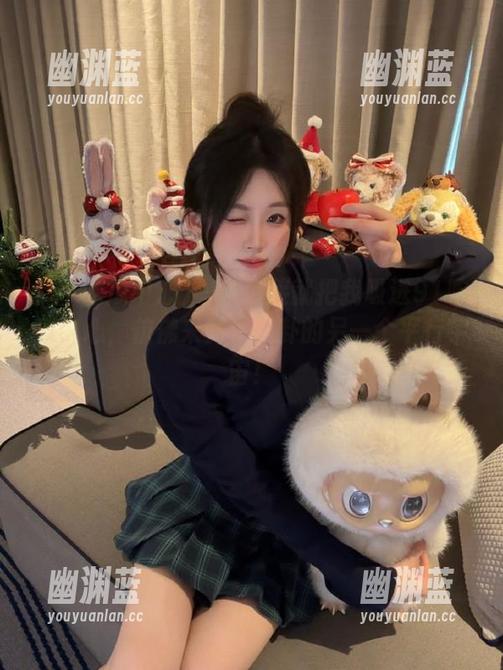 91吃瓜中心 一条链接就把我吸进91吃瓜中心,仿佛来到了八卦的另一个平行宇宙!