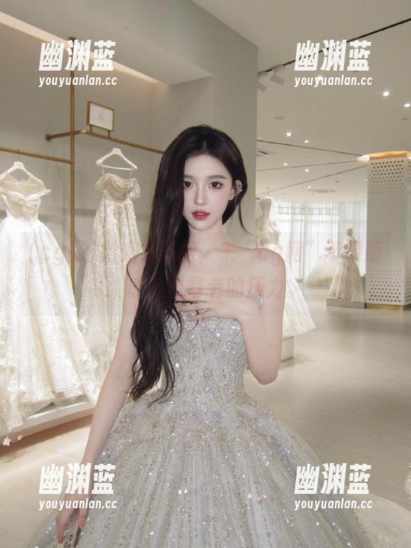 别光看热闹，来“cg网”苹果版，感受监督者的压力。