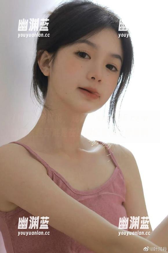 所以说，观看“hlw155.ccm”的时候我到底是在追剧还是看实时新闻？