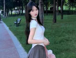 在“www.吃瓜”入口打发时间，与其说我想看资讯，不如说是想找些乐子，哈哈。