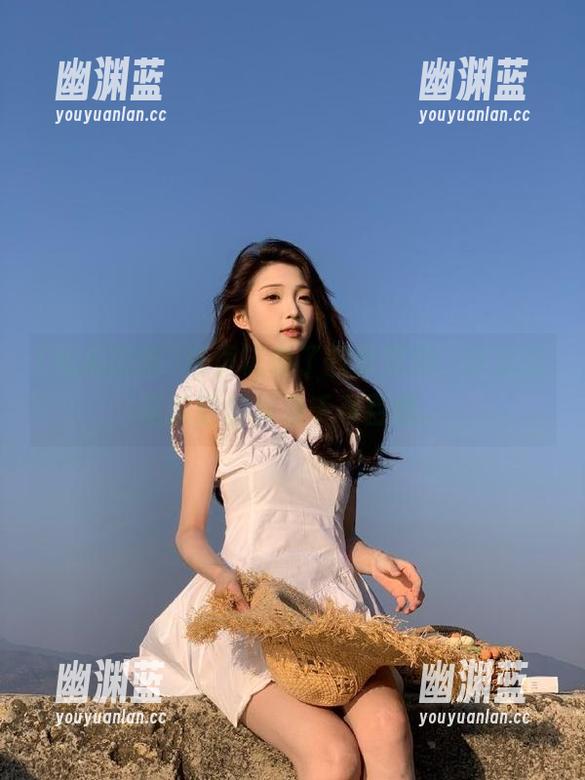 首页记录了四季变换，吃瓜论坛的剧情真是千奇百怪。