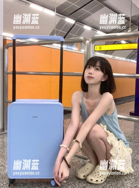吃瓜黑料网苹果版：除了黑料，连瓜皮也全给你打包送到！