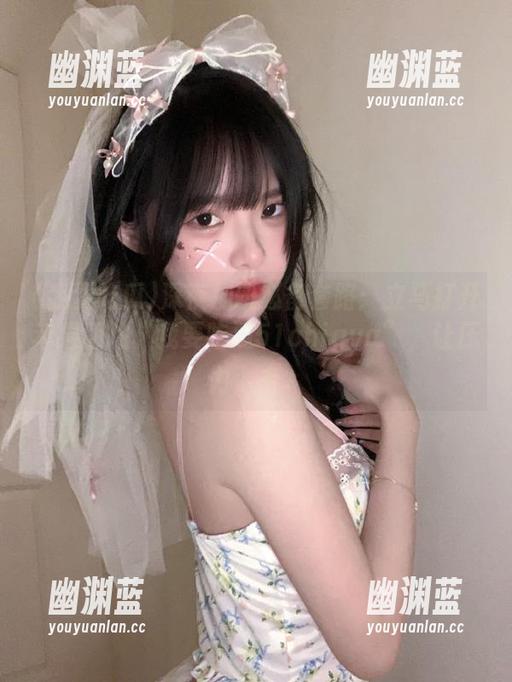 深夜加班必备套路：立马打开苹果版的“我要吃瓜51chigua”，让压力飞走。