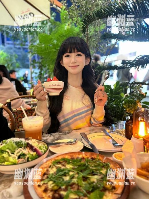 太有才！明星黑料里的资源都能拍电影了，这剧本真香！