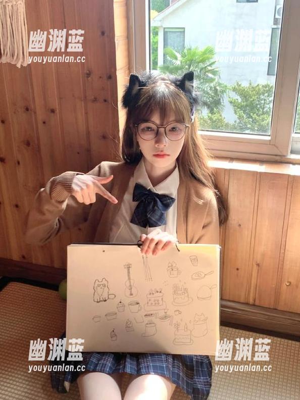 跟随“每日黑料”吃瓜，我们的下一个地址是在隔壁八卦班！