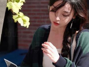 有些瓜在“黑料不打烊,万里长征”网站上，真是一口咬下去，唏嘘不已呀！