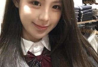逗逼黑料不打烊网页，和知乎链接的绝妙配合真让人忍俊不禁。