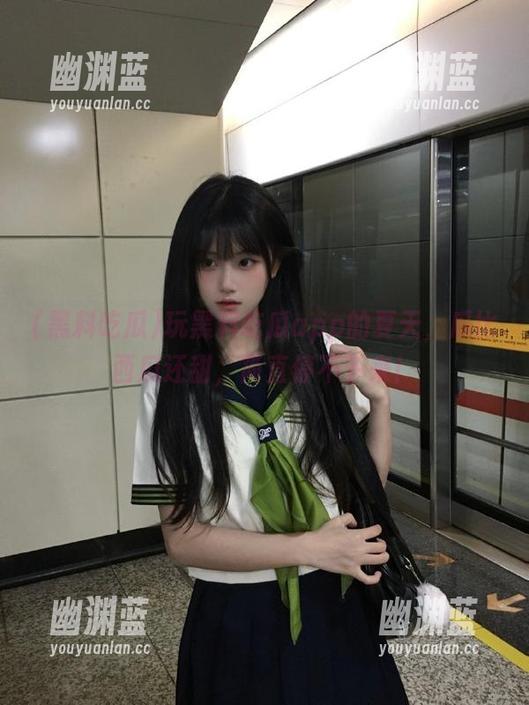 玩黑料吃瓜app的夏天，瓜比西瓜还甜，简直停不下来！