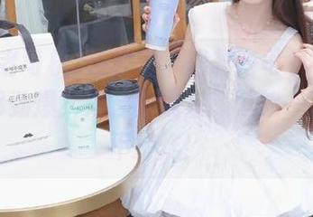 还敢说“黑料老司机”苹果版不够劲爆？来，跟我素颜再战一夜，绝不打烊！